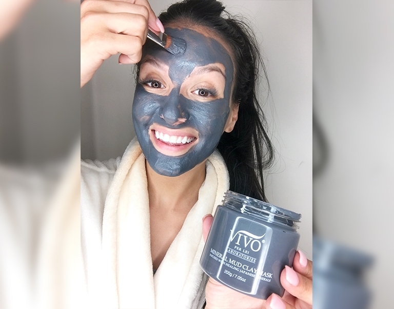 Blogger Tonya Michelle Applying the Mineral Mud Clay Mask